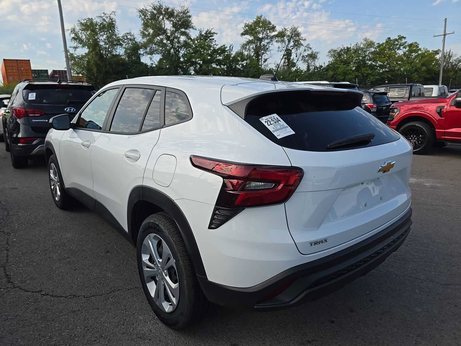 Used 2026 Chevrolet Trax LS FWD image 5