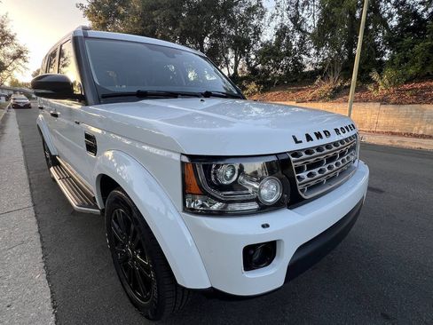 Used 2016 Land Rover LR4 HSE Silver Edition AWD/4WD image 3