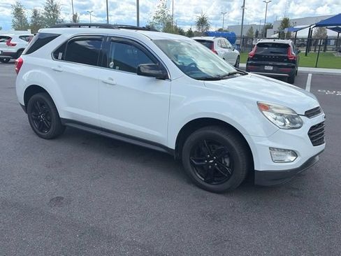 Used 2017 Chevrolet Equinox LT w/ Sport Edition FWD image 4
