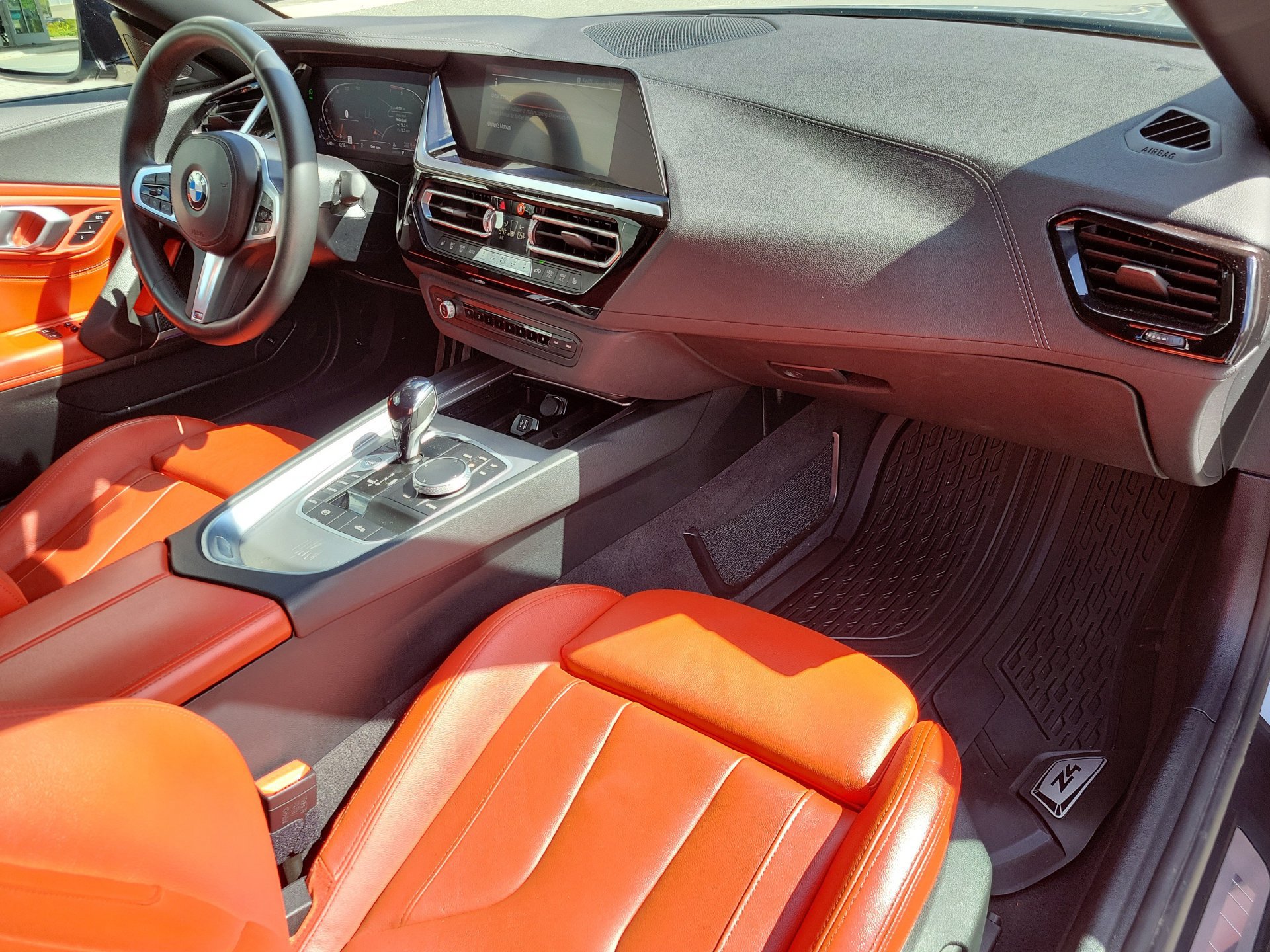 Used 2022 BMW Z4 sDrive30i w/ M Sport Package RWD image 3
