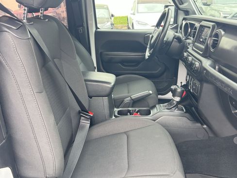 Used 2022 Jeep Wrangler Sport AWD/4WD image 27