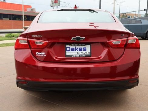 Certified 2018 Chevrolet Malibu LT w/ Leather Package FWD image 4