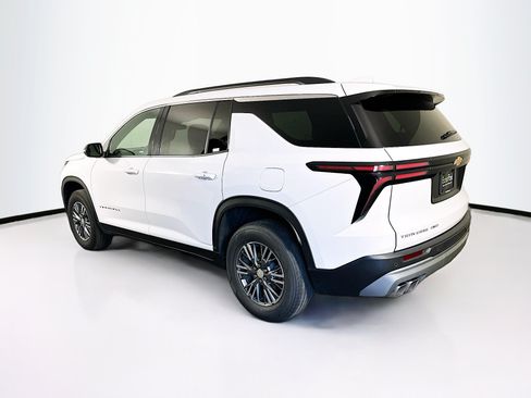 Used 2025 Chevrolet Traverse LT AWD/4WD image 5