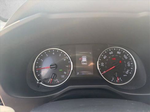 Used 2021 Toyota RAV4 XLE FWD image 11