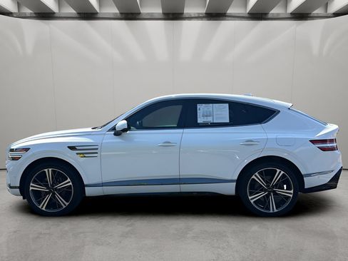 Used 2025 Genesis GV80 3.5T e-SC AWD/4WD image 2
