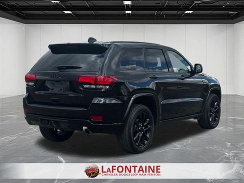 Used 2021 Jeep Grand Cherokee Laredo X AWD/4WD image 5