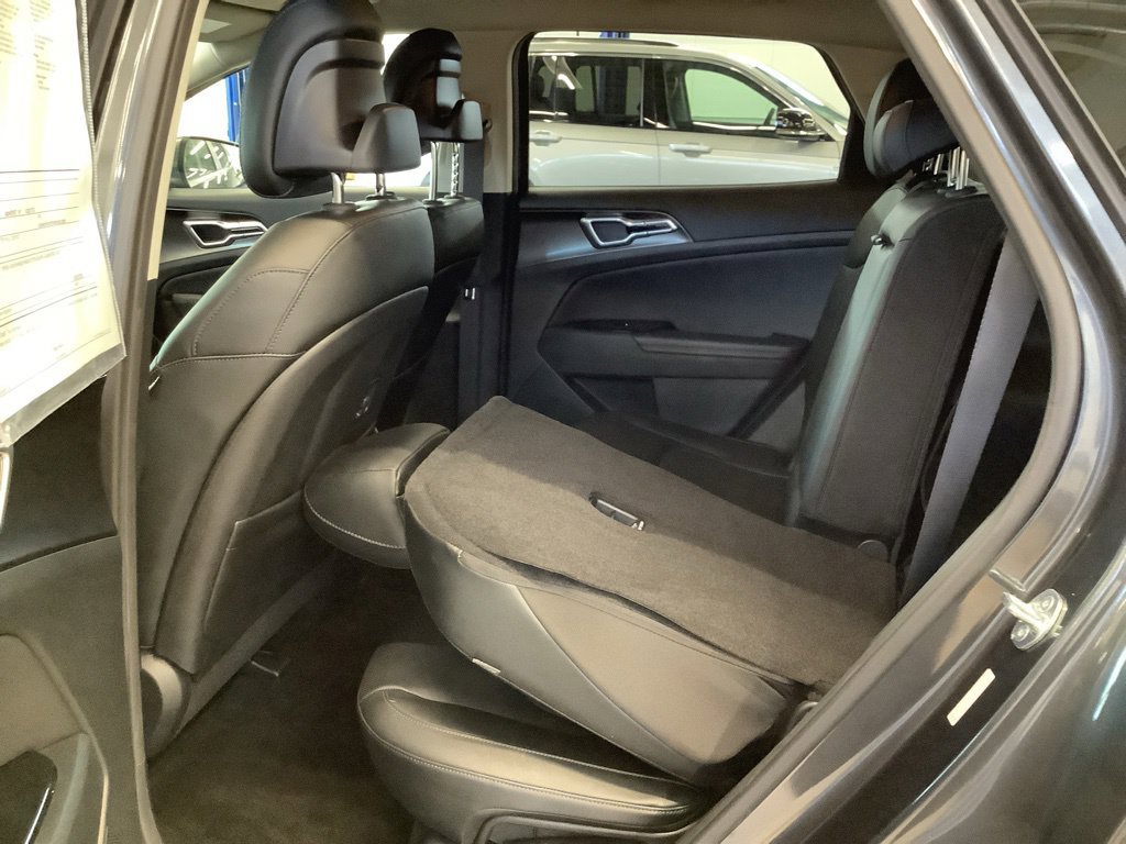 Certified 2024 Kia Sportage EX AWD/4WD image 17
