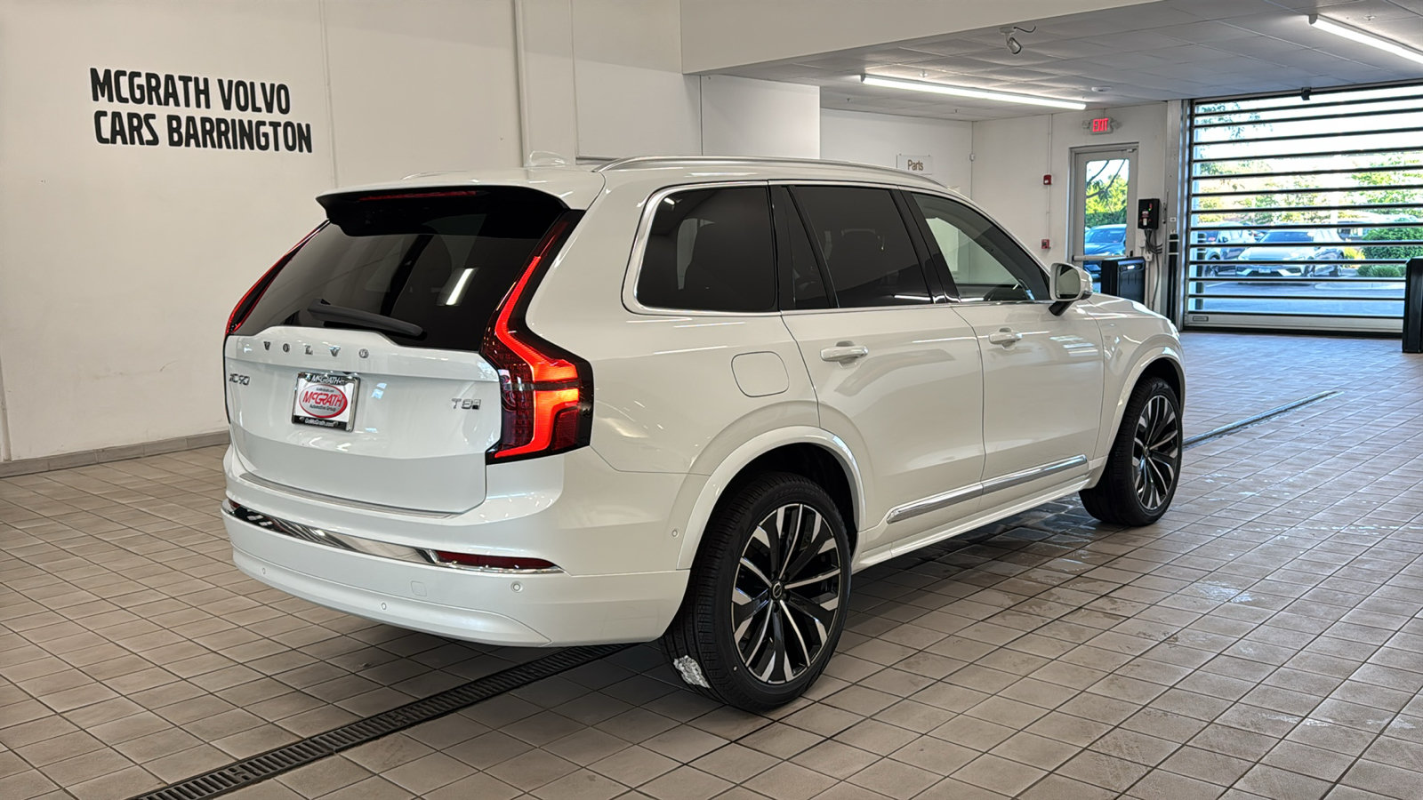 New 2026 Volvo XC90 T8 Plus w/ Protection Package Premier AWD/4WD image 5