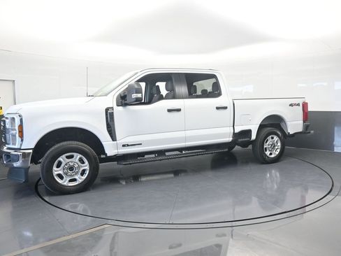Used 2025 Ford F250 XLT image 2