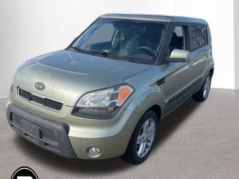 Used 2010 Kia Soul + w/ Audio Pkg image 1
