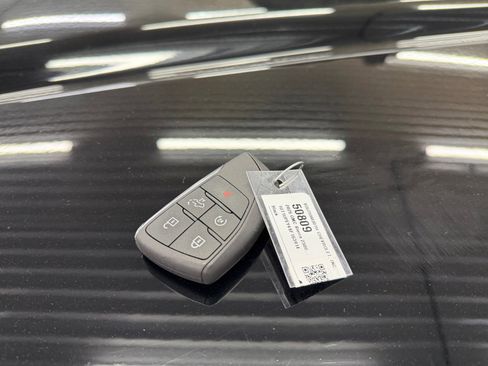 Used 2025 GMC Sierra 2500 AT4 image 32