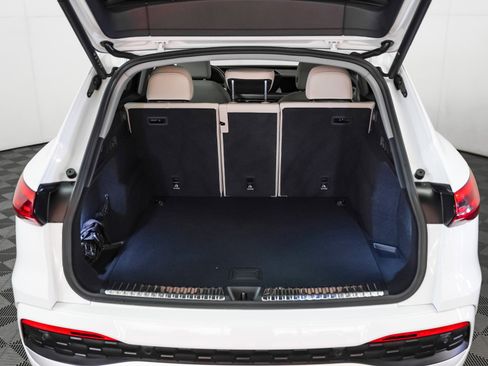 Certified 2025 Audi Q5 Premium w/ Convenience Package image 12