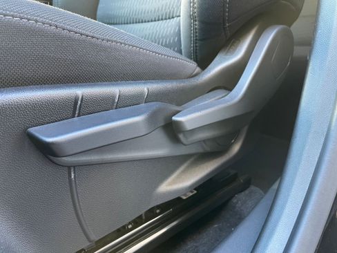 Used 2025 Chevrolet Equinox LT image 23