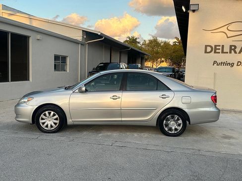 Used 2005 Toyota Camry LE FWD image 8