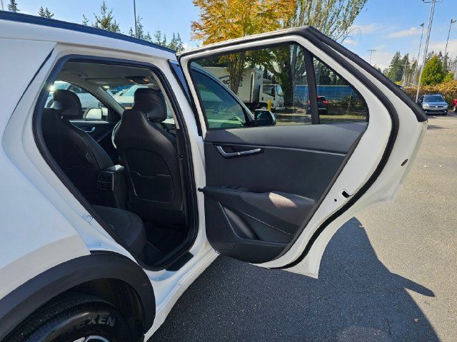 Certified 2024 Kia Niro EX w/ EX Cold Weather Package FWD image 15