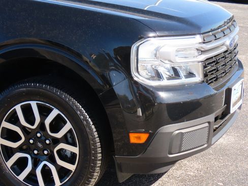 Used 2023 Ford Maverick Lariat image 6