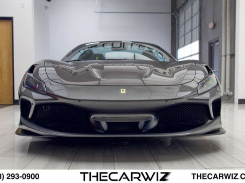 Used 2022 Ferrari F8 Tributo RWD image 10