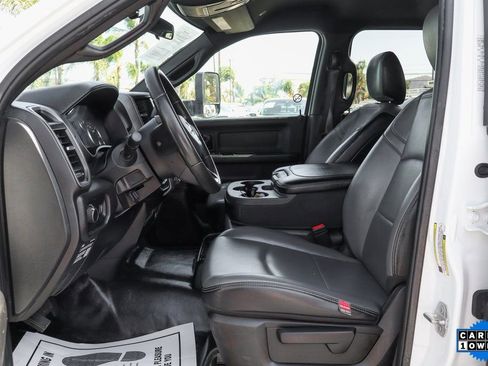 Used 2022 RAM 5500 Tradesman w/ Max Tow Package AWD/4WD image 17