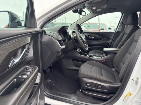 Used 2023 GMC Terrain SLE w/ Driver Convenience Package image 12