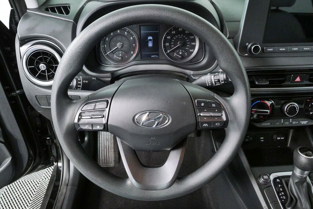 Used 2022 Hyundai Kona SEL FWD image 8