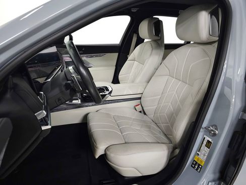Used 2023 BMW 760i xDrive w/ Luxury Rear Seating Package AWD/4WD image 19