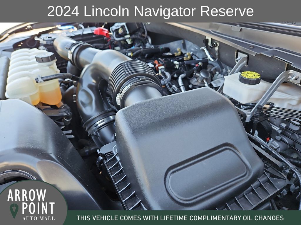 Used 2024 Lincoln Navigator Reserve AWD/4WD image 14
