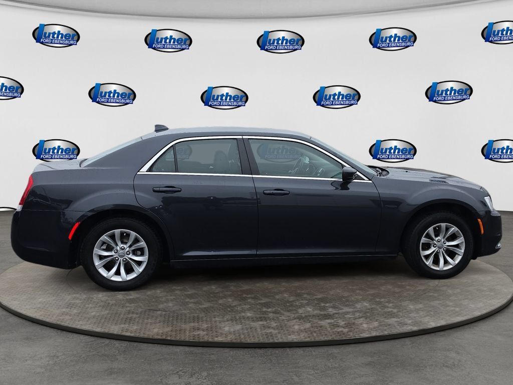 Used 2016 Chrysler 300 Limited RWD image 6