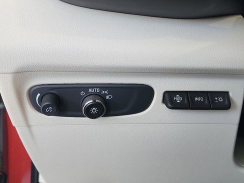 Used 2021 Buick Envision Essence w/ Technology Package I image 18