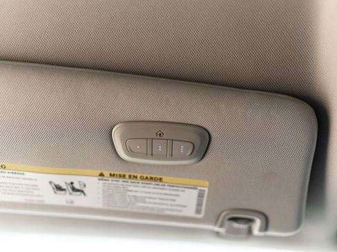 Used 2018 Chrysler Pacifica Touring-L image 22