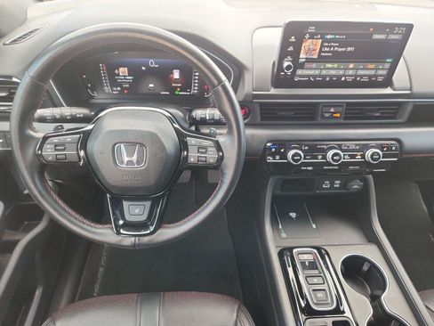 Used 2025 Honda Pilot Black Edition image 11