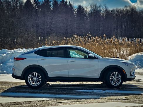 New 2026 Buick Envista Preferred image 2