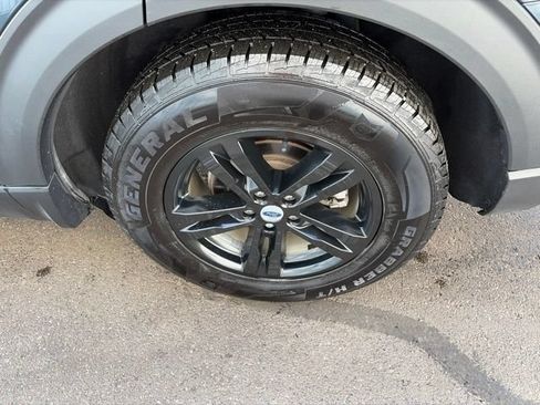 Used 2022 Ford Explorer XLT w/ Equipment Group 202A AWD/4WD image 47