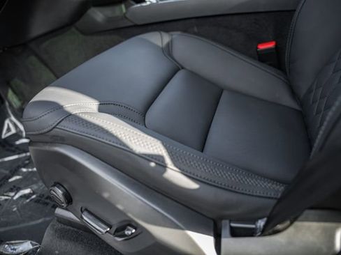 Used 2025 Volvo XC90 B6 Plus image 35