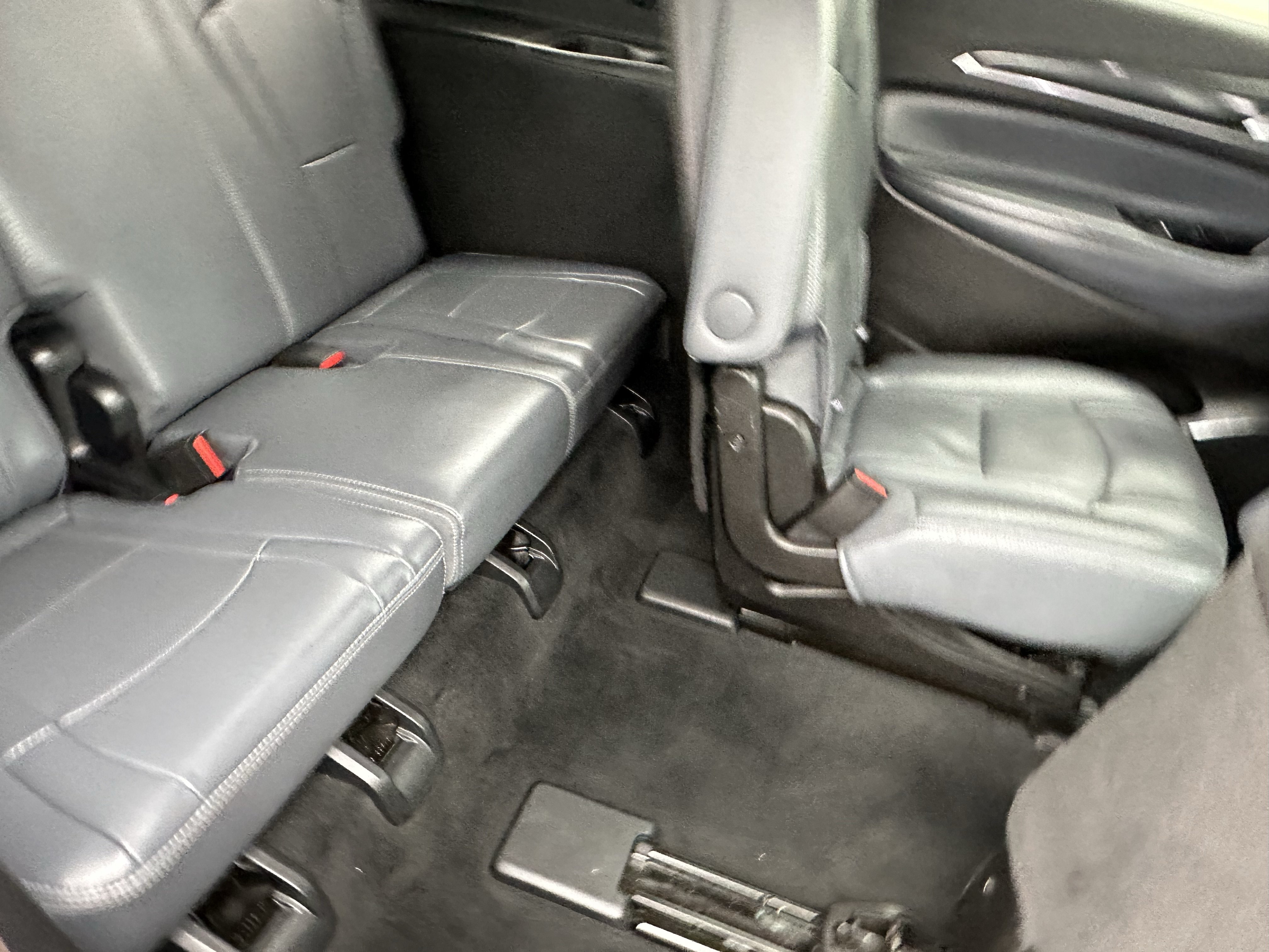 Used 2024 Buick Enclave Essence FWD image 9
