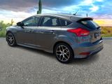 Used 2016 Ford Focus SE w/ SE Sport Package image 4
