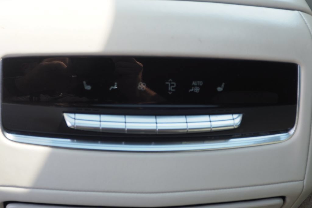 Used 2021 Cadillac Escalade ESV Sport Platinum w/ Heavy-Duty Trailer Package AWD/4WD image 17