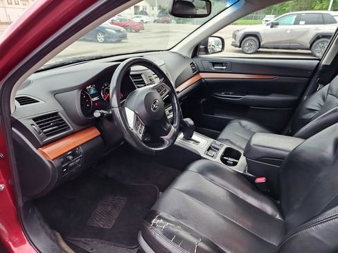 Used 2014 Subaru Outback 2.5i Limited AWD/4WD image 9
