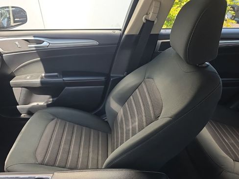 Used 2020 Ford Fusion SE FWD image 27