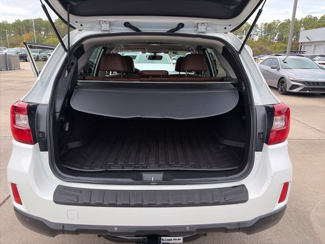 Used 2017 Subaru Outback 2.5i Touring AWD/4WD image 14