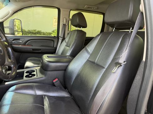 Used 2007 GMC Sierra 2500 SLT w/ Convenience Package AWD/4WD image 8