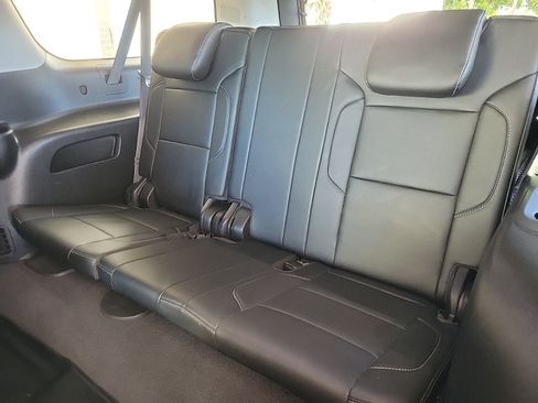 Used 2020 Chevrolet Suburban LT image 16