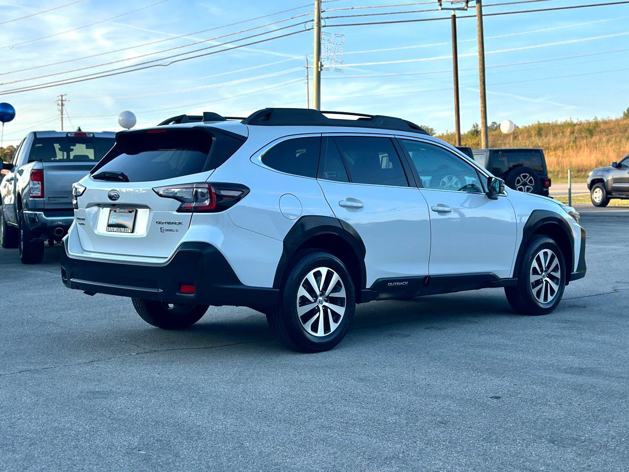 Used 2025 Subaru Outback Premium AWD/4WD image 4
