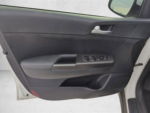 Used 2017 Kia Sportage LX w/ LX Popular Package AWD/4WD image 9