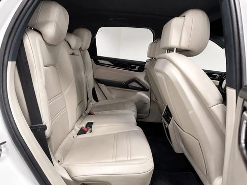Used 2021 Porsche Cayenne S AWD/4WD image 21