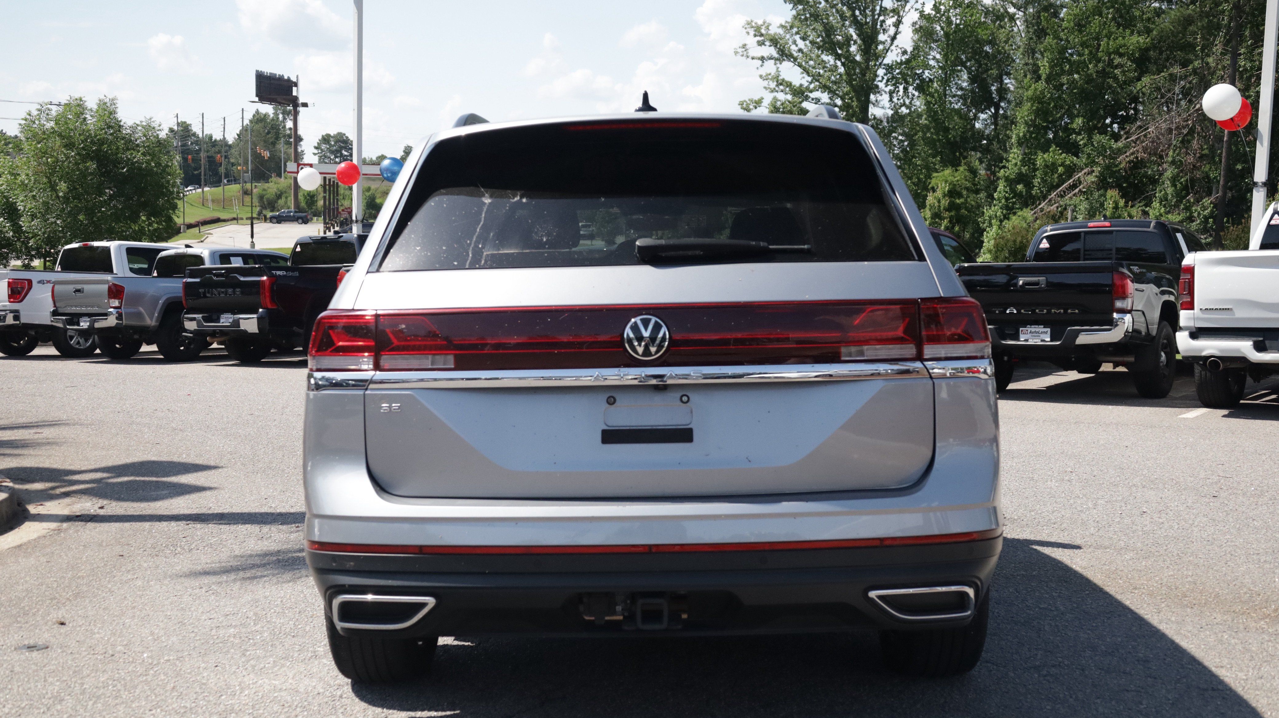 Used 2024 Volkswagen Atlas SE FWD image 4