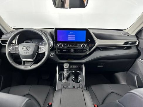 Used 2026 Toyota Highlander XLE AWD/4WD image 15