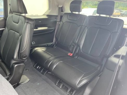Used 2023 Jeep Grand Cherokee L Limited w/ Luxury Tech Group II AWD/4WD image 30