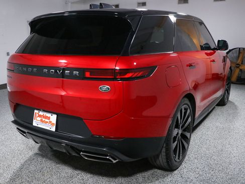Used 2023 Land Rover Range Rover Sport SE AWD/4WD image 7