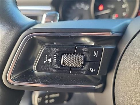 Used 2022 Porsche Macan image 7