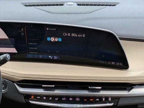 Used 2024 Cadillac XT4 Luxury w/ Cold Weather Package FWD image 20